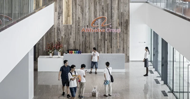 Alibaba's Slump: AI Lights the Way Forward - Tech Talk Explodes